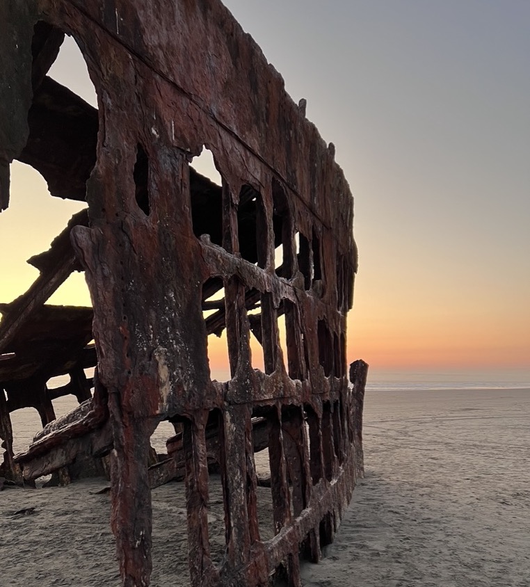 The mighty Peter Iredale shipwreck at sunset at Fort Stevens State Park.
@tournesoladventures.