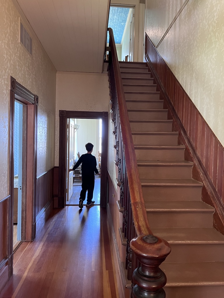 Historic Hughes House
Bandon, Oregon
@tournesoladventures