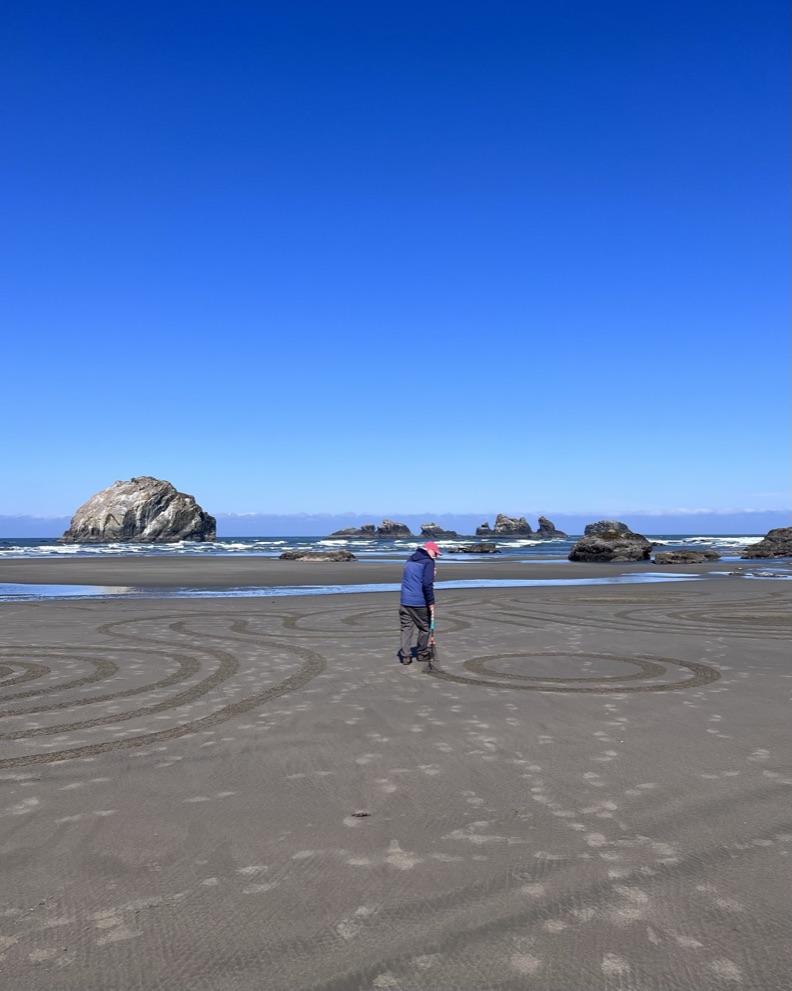 Circles in the Sand
Bandon, Oregon
@tournesoladventures